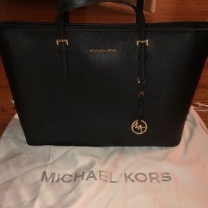 Michael Kors Jet Set Tote
